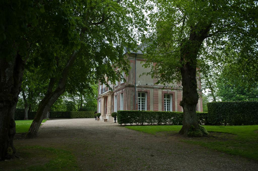 Chateau De Maillot Bonneville-la-Louvet Exterior photo