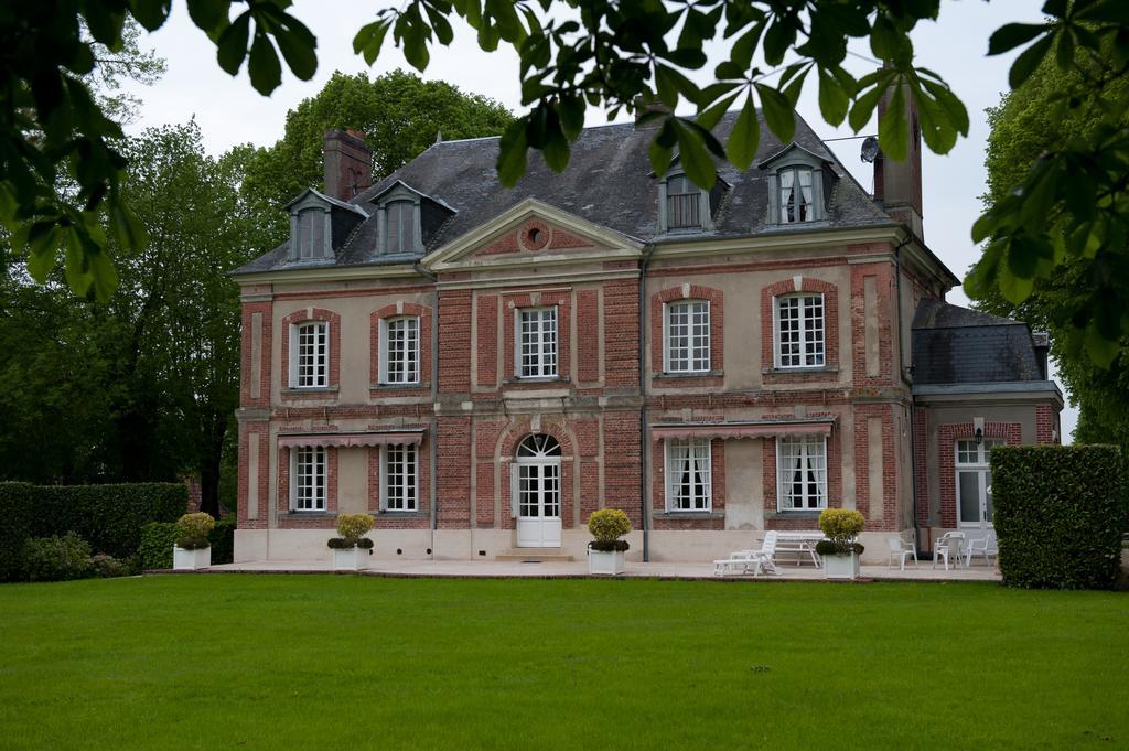 Chateau De Maillot Bonneville-la-Louvet Exterior photo
